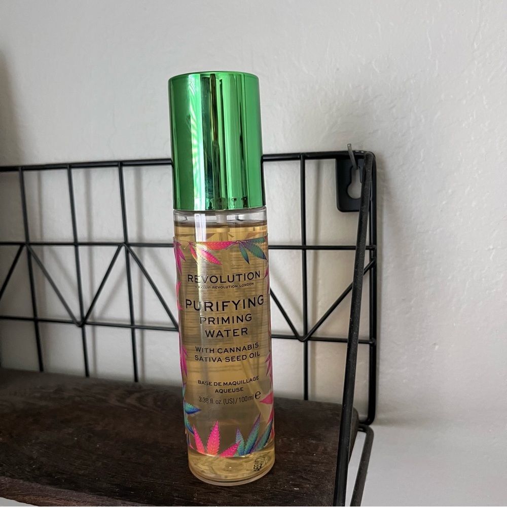 Revolution Purifying Priming Water 3.38 fl oz / 100 ml